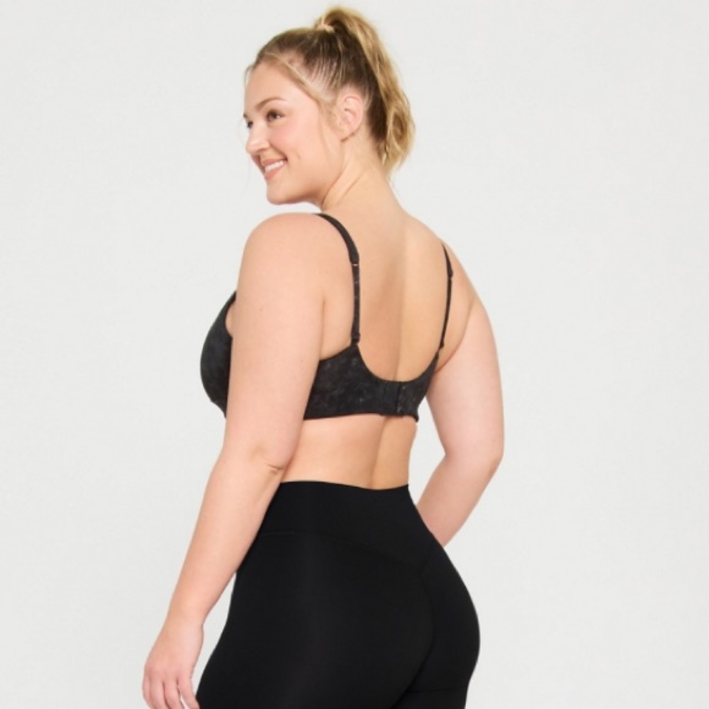 NWT Fabletics PureLuxe Longline Low Impact Bra Black Marble  T30 - Picture 2 of 3